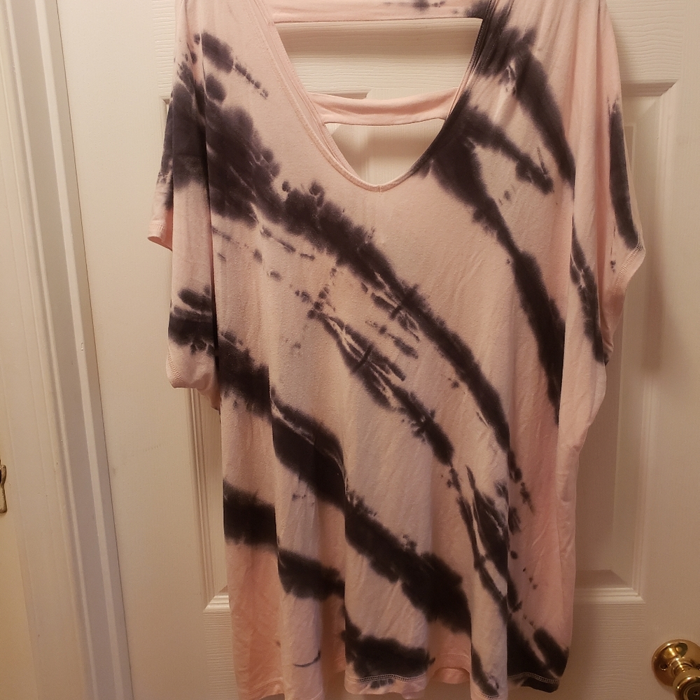 ♥️Lane Bryant LIVI Tie dye top 22/24♥️